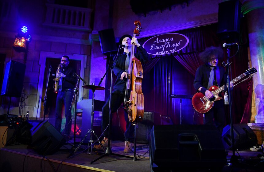 В Москве выступили музыканты Billy’s Band 9 фото