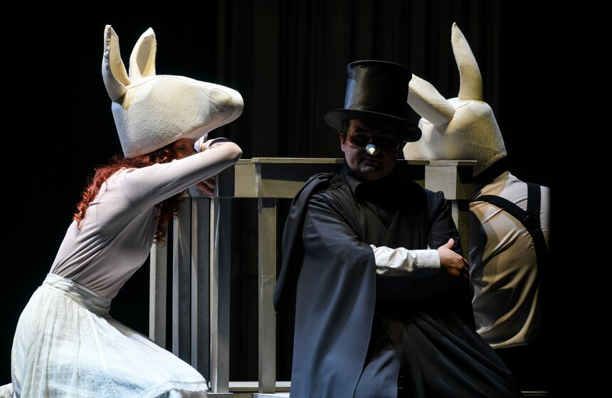 Рязанский театр драмы показал в Москве спектакль-номинант на "Золотую Маску" 18 фото