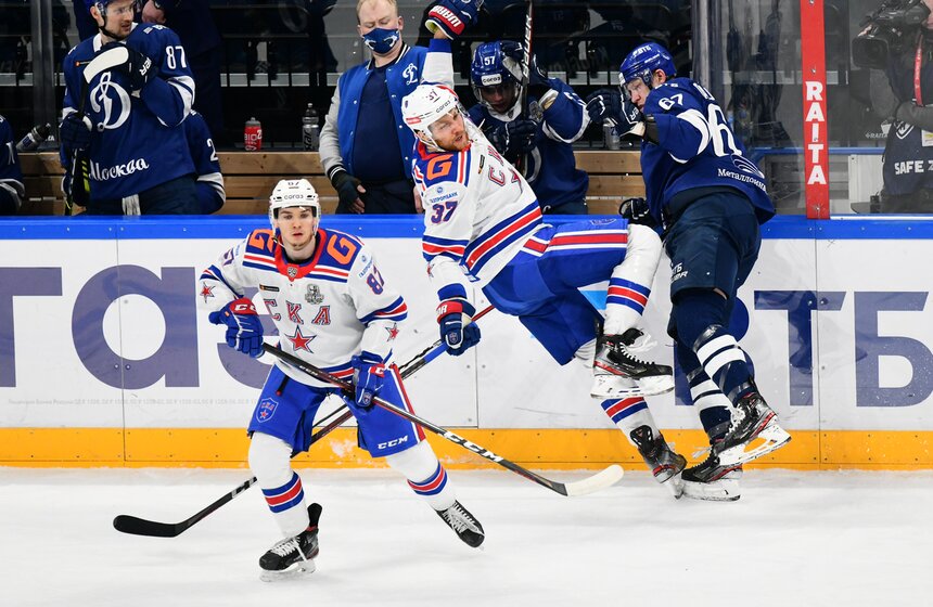 Московское "Динамо" потерпело третье поражение от СКА в Кубке Гагарина 17 фото