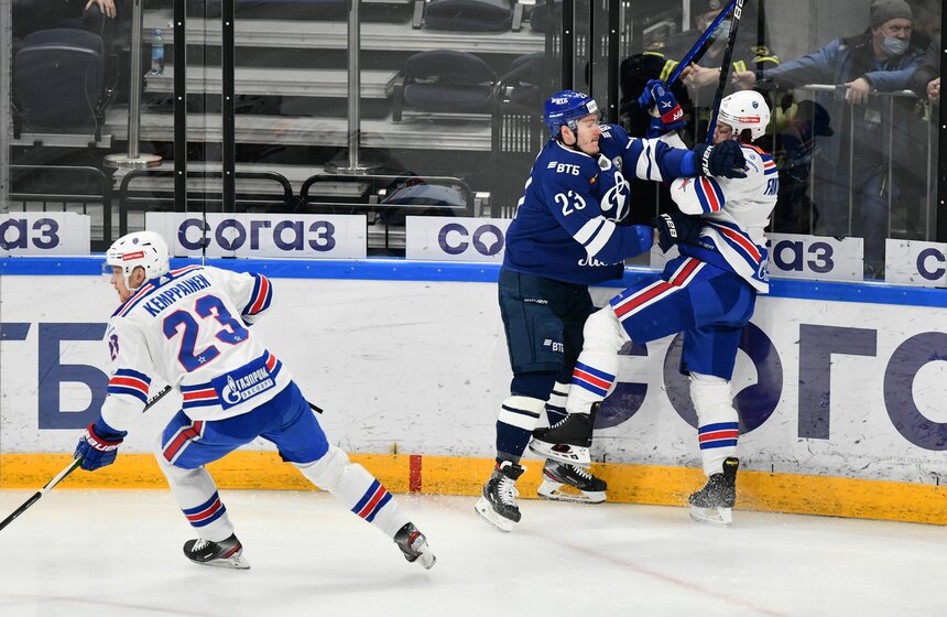 Московское "Динамо" потерпело третье поражение от СКА в Кубке Гагарина 3 фото