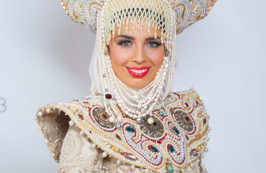 Участницы "Мисс Вселенной" показали свои национальные костюмы 6 фото