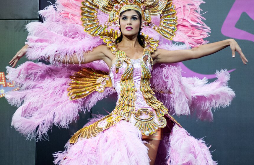 Участницы "Мисс Вселенной" показали свои национальные костюмы 10 фото