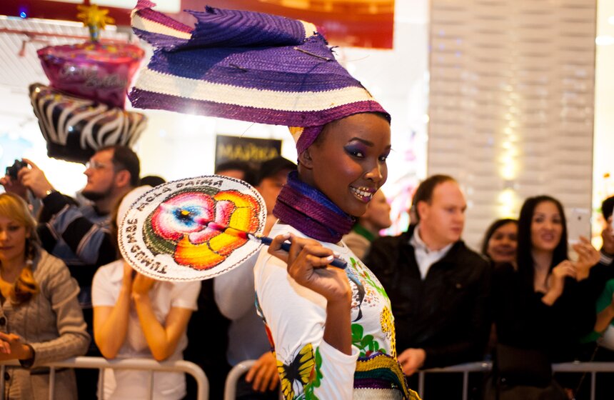 Участницы "Мисс Вселенной" показали свои национальные костюмы 18 фото