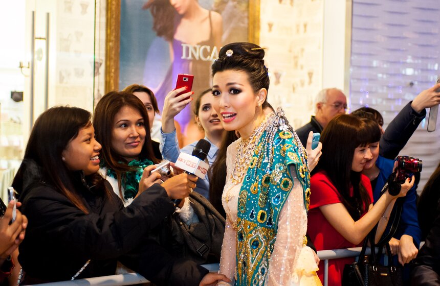 Участницы "Мисс Вселенной" показали свои национальные костюмы 25 фото