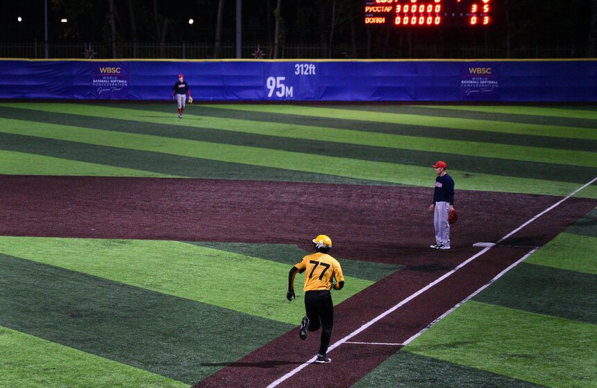 Матч "Русстар" – "Московские Волки" финальной серии ЧР по бейсболу прошел на RusStar Arena 15 фото