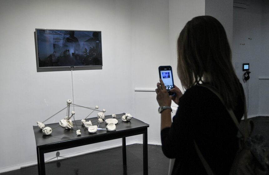 Выставка "Частоты" открылась в галерее "Ходынка" 17 фото