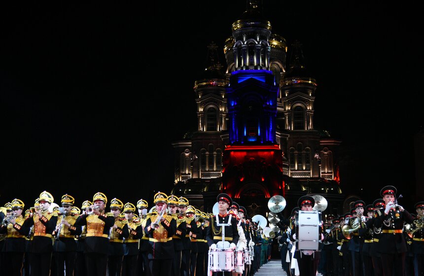 Концерт фестиваля "Спасская башня" прошел возле Главного храма ВС РФ 31 фото