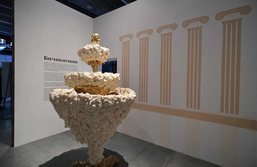 В музее "Гараж" открылась II Триеннале российского современного искусства 8 фото