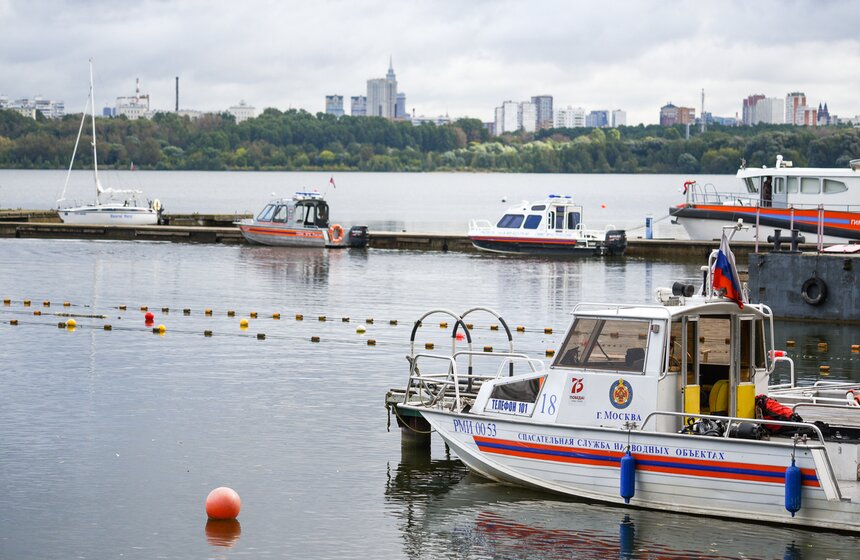 Первый день финала соревнований на звание лучшего спасателя Москвы прошел в Строгине 1 фото