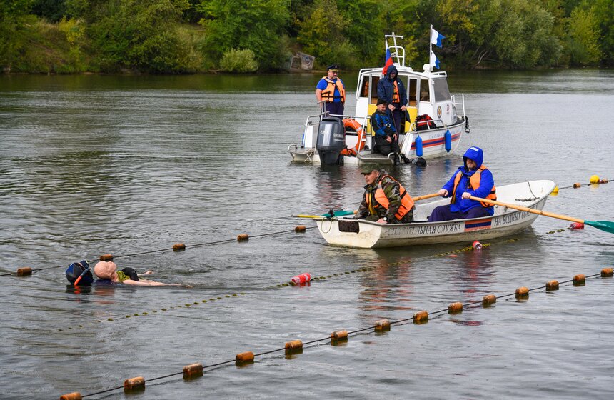Первый день финала соревнований на звание лучшего спасателя Москвы прошел в Строгине 34 фото