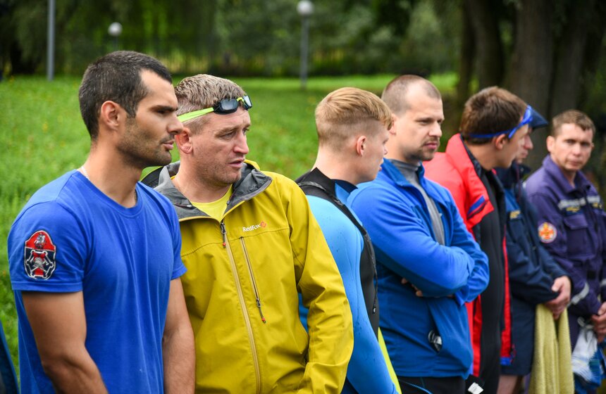 Первый день финала соревнований на звание лучшего спасателя Москвы прошел в Строгине 14 фото