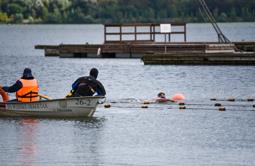 Первый день финала соревнований на звание лучшего спасателя Москвы прошел в Строгине 18 фото