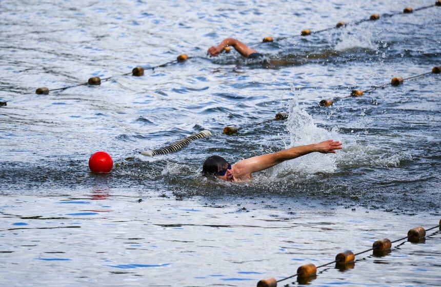 Первый день финала соревнований на звание лучшего спасателя Москвы прошел в Строгине 19 фото