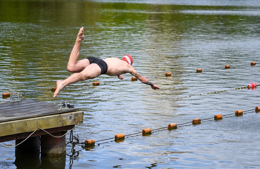 Первый день финала соревнований на звание лучшего спасателя Москвы прошел в Строгине 22 фото
