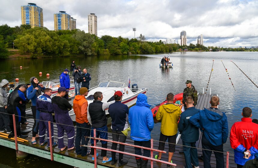 Первый день финала соревнований на звание лучшего спасателя Москвы прошел в Строгине 27 фото