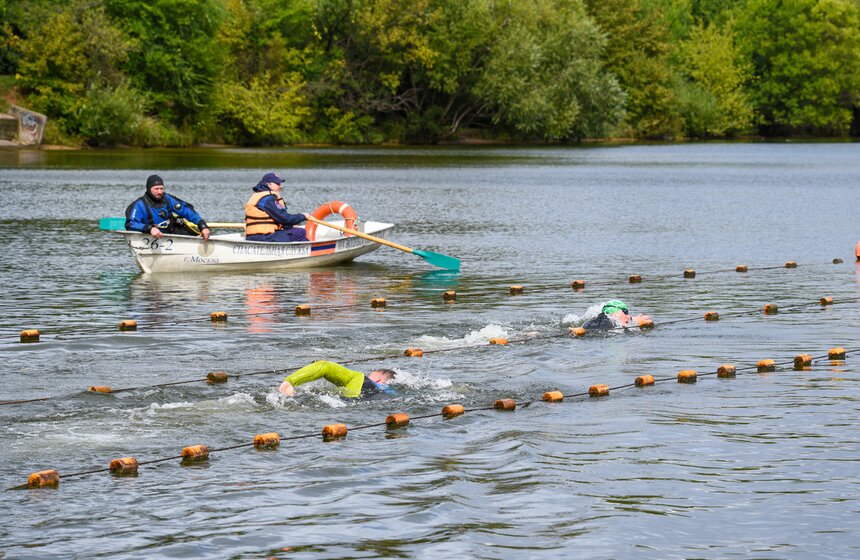 Первый день финала соревнований на звание лучшего спасателя Москвы прошел в Строгине 21 фото