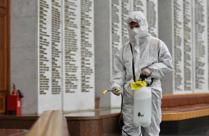 Дезинфекция залов прошла в Музее Победы на Поклонной горе 13 фото