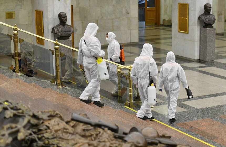 Дезинфекция залов прошла в Музее Победы на Поклонной горе 20 фото