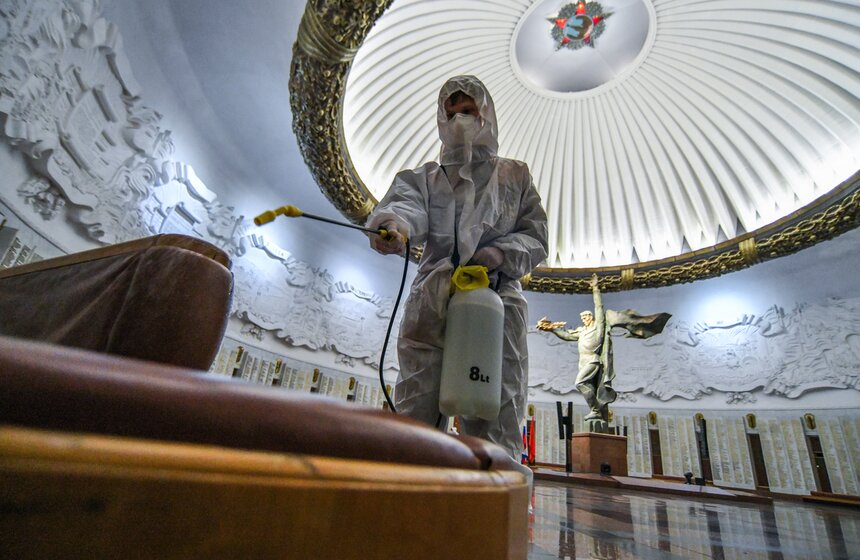 Дезинфекция залов прошла в Музее Победы на Поклонной горе 12 фото
