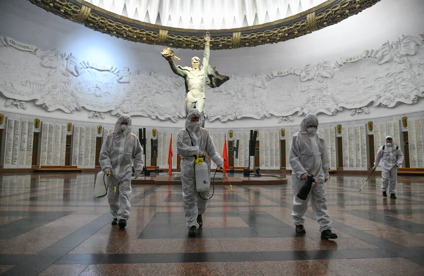 Дезинфекция залов прошла в Музее Победы на Поклонной горе 17 фото