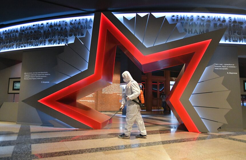 Дезинфекция залов прошла в Музее Победы на Поклонной горе 22 фото