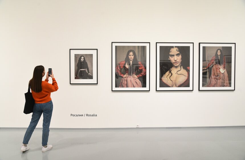 Календарь Pirelli представили в МАММ 4 фото