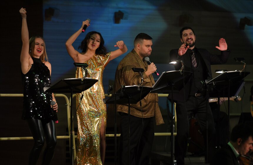 Композиции шведских групп исполнил и Эдвард Хачарян