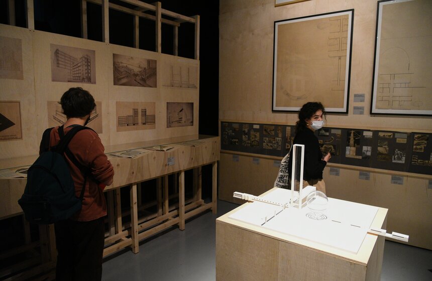 А также оригинальные комплексные решения для общественных и жилых интерьеров