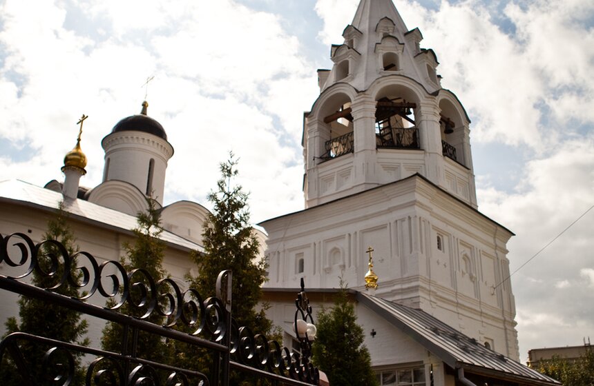 Церковь Никиты за Яузой: комплекс трех церквей и колокольни 13 фото