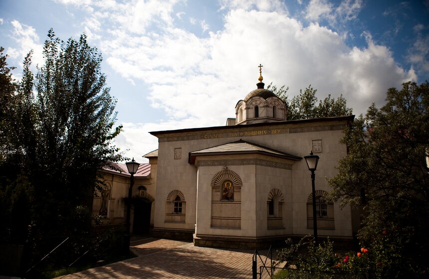 Церковь Никиты за Яузой: комплекс трех церквей и колокольни 10 фото