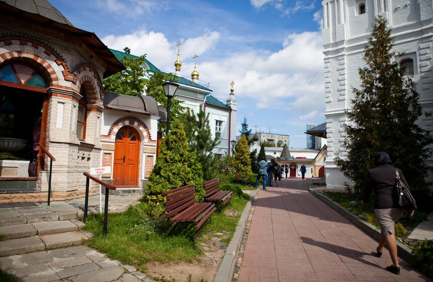 Церковь Никиты за Яузой: комплекс трех церквей и колокольни 8 фото