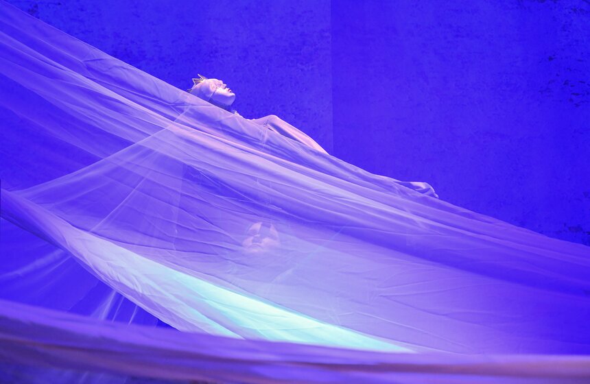 Московский театр кукол сотрудничает с лучшими режиссерами, использует самые разнообразные кукольные техники – от старинных марионеток до каркасных кукол крупных размеров.