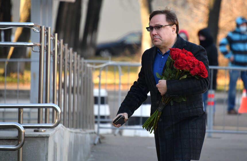 В Москве простились с Арменом Джигарханяном 14 фото