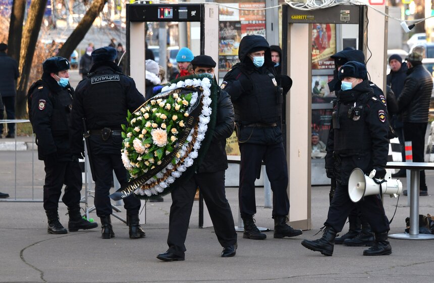 В Москве простились с Арменом Джигарханяном 13 фото