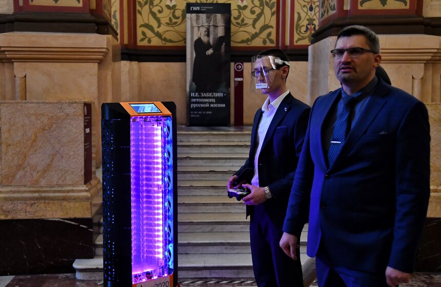 Робот провел дезинфекцию в Государственном историческом музее столицы 10 фото