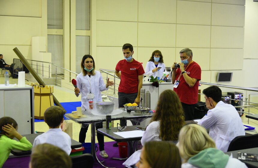 Поэтому на площадке NAUKA 0+ был организован "Нобелевский лекторий"