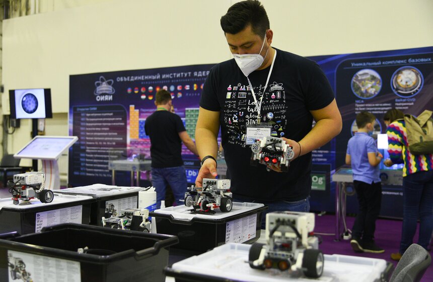 Кроме того, в онлайн-формате можно было увидеть научные шоу и мастер-классы