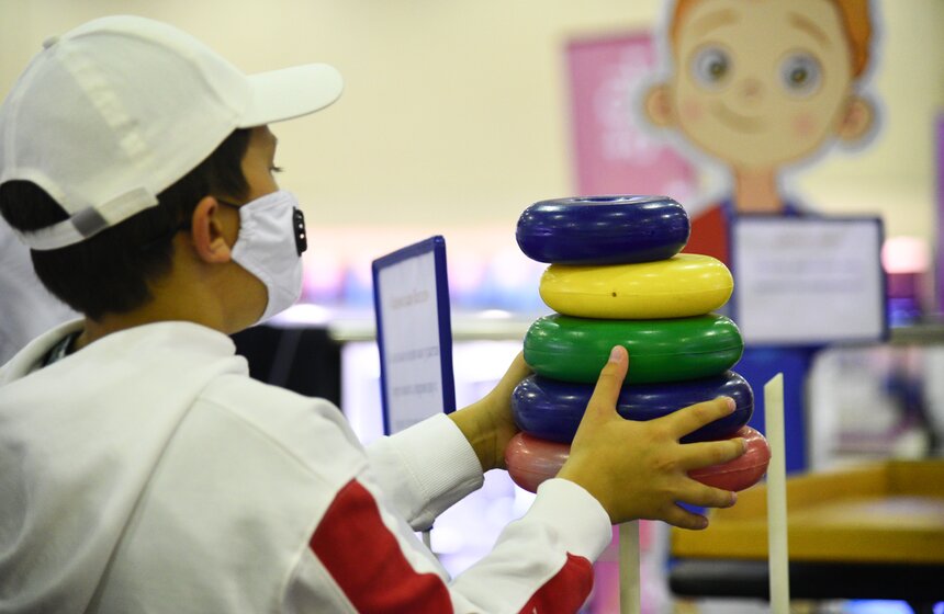 Основными площадками выступили МГУ имени Ломоносова, Дворец пионеров на Воробьевых горах, а также президиум Российской академии наук