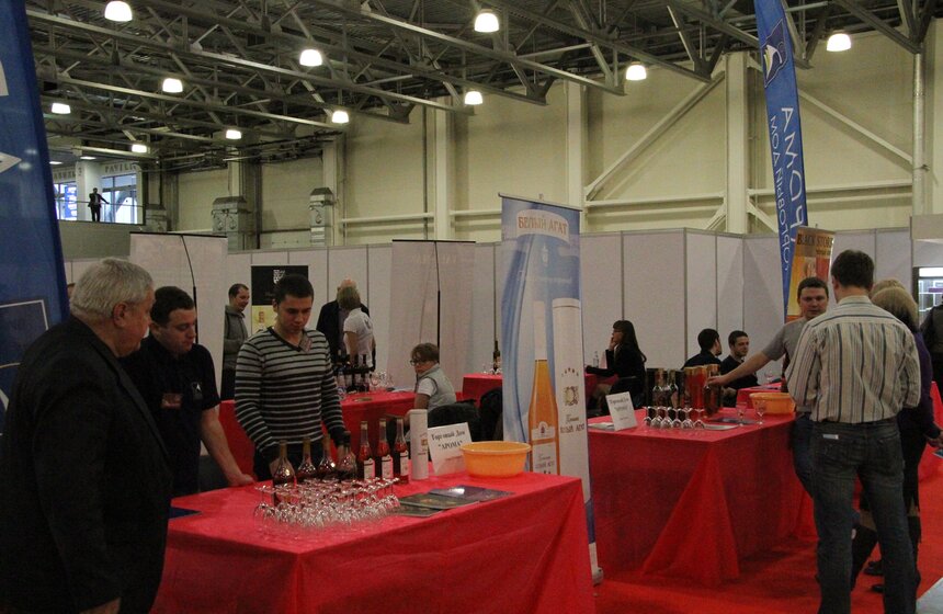 В "Крокус Экспо" открылась выставка-дегустация "Карта вин" 15 фото