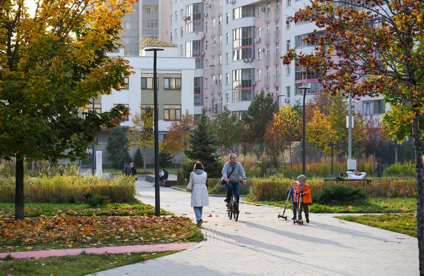 Заморозки приходят на смену теплой погоде в Москве 23 фото