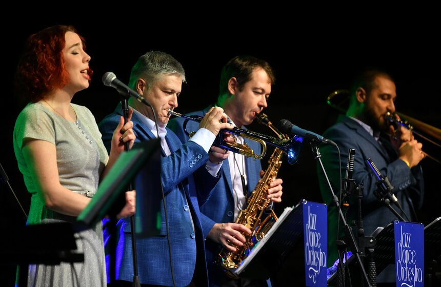 Концерт Jazz Dance Orchestra прошел в музее ретро-автомобилей в Москве 8 фото