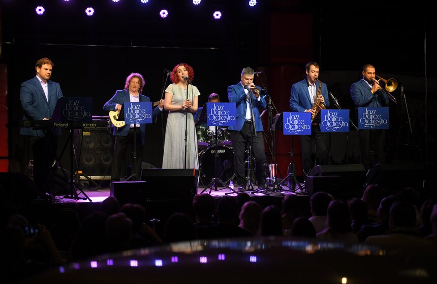 Концерт Jazz Dance Orchestra прошел в музее ретро-автомобилей в Москве 4 фото