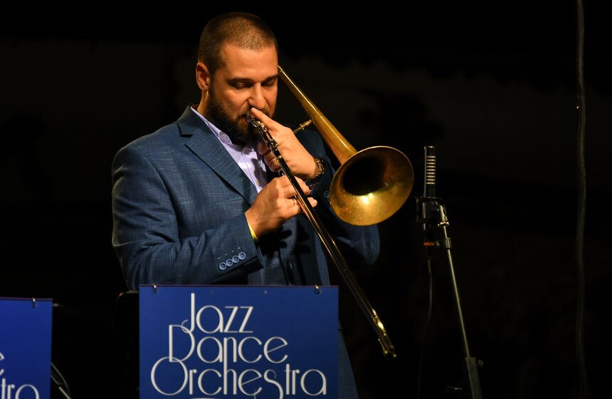 Концерт Jazz Dance Orchestra прошел в музее ретро-автомобилей в Москве 13 фото