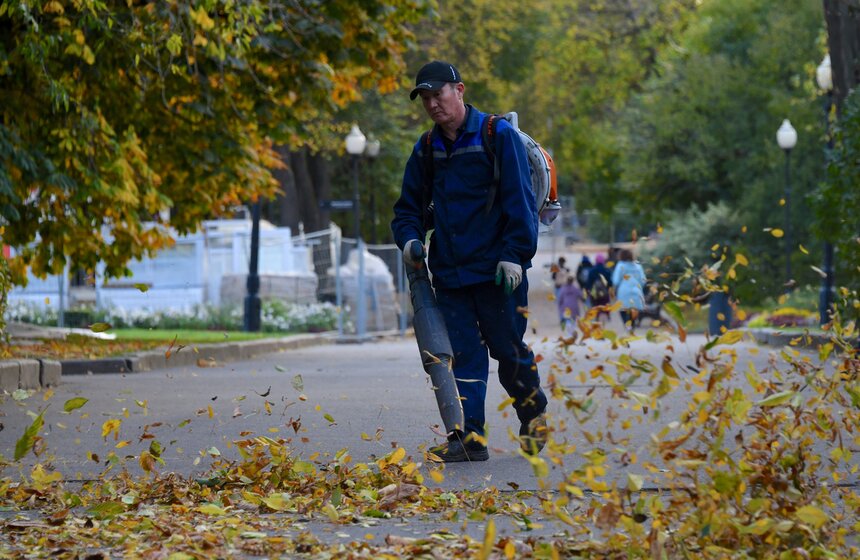 Заморозки приходят на смену теплой погоде в Москве 35 фото