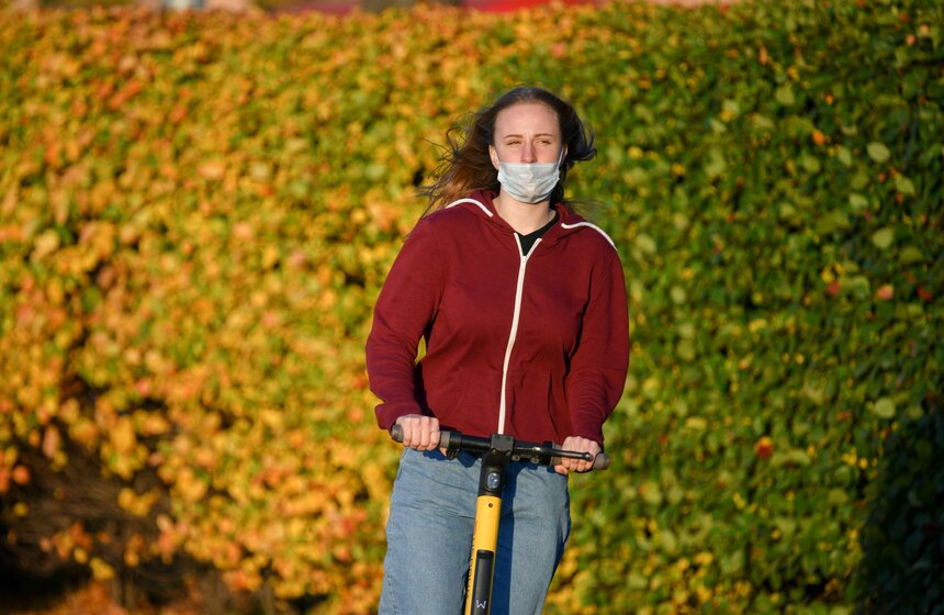 Заморозки приходят на смену теплой погоде в Москве 37 фото