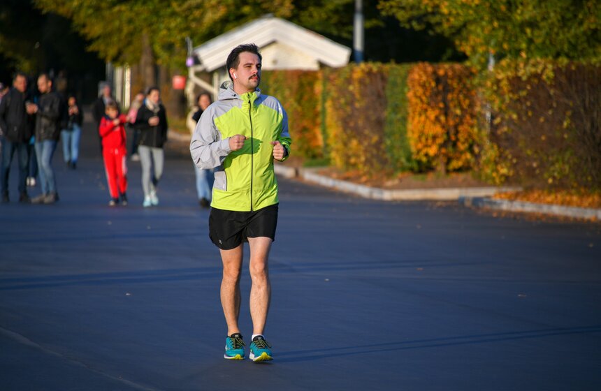 Заморозки приходят на смену теплой погоде в Москве 36 фото
