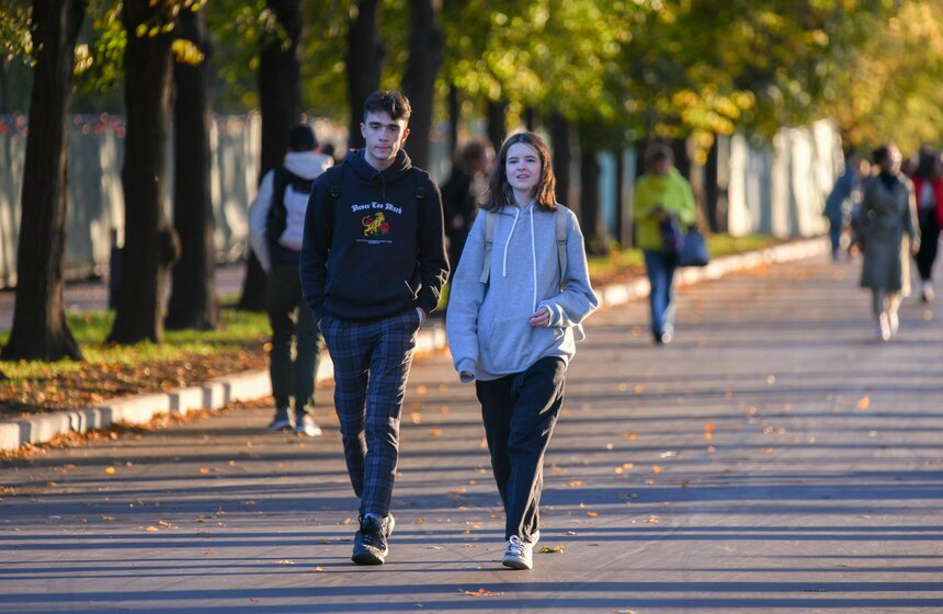 Заморозки приходят на смену теплой погоде в Москве 38 фото