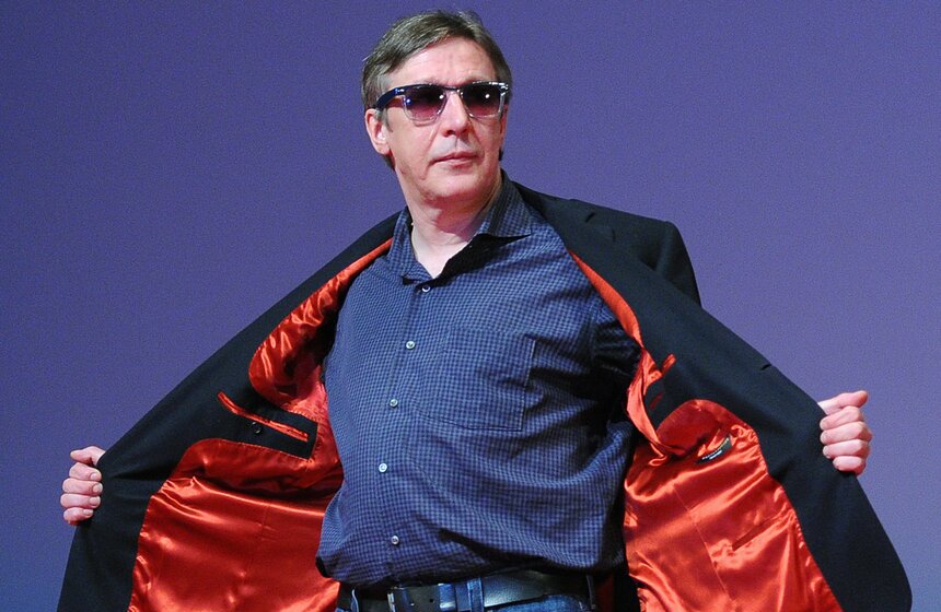 Михаил Ефремов отметит 50-летие на сцене 8 фото