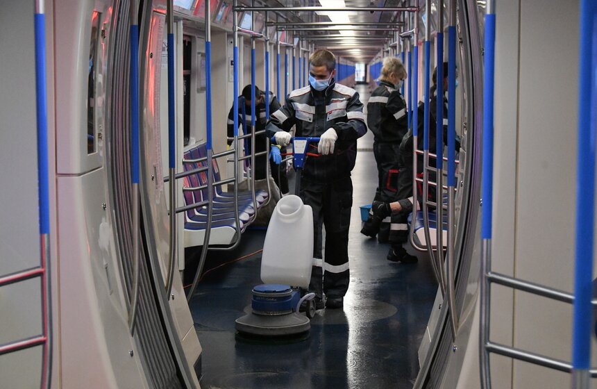 Дезинфекцию поездов провели в Московском метрополитене 2 фото