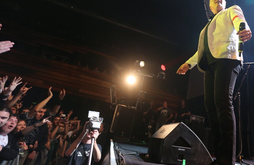 В Москве прошел концерт панк-рокеров The Offspring 12 фото